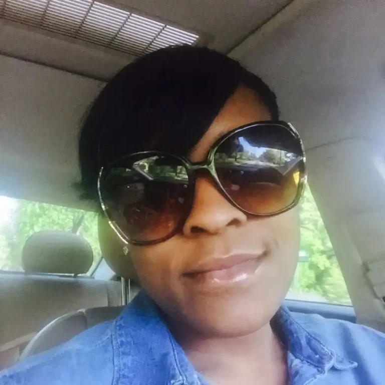 Lisa Colston Net Worth